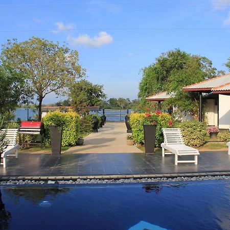 Flower Garden Lake Resort Tissamaharama Extérieur photo