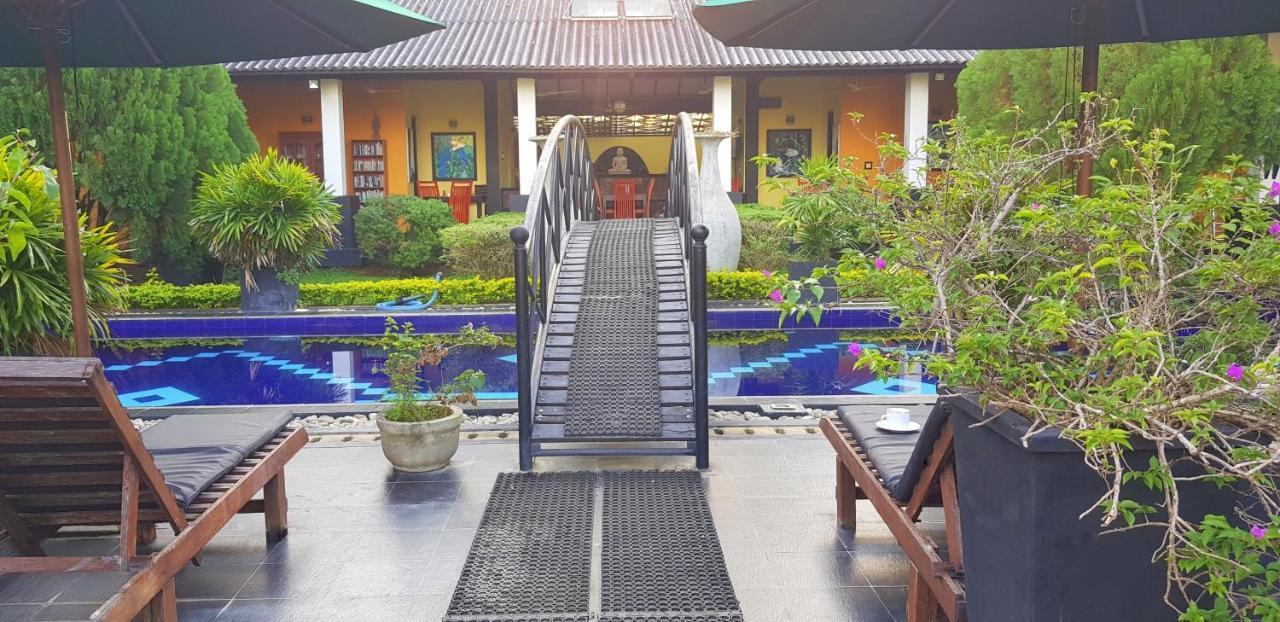 Flower Garden Lake Resort Tissamaharama Extérieur photo