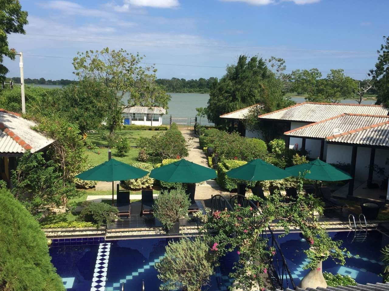 Flower Garden Lake Resort Tissamaharama Extérieur photo